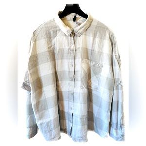 H&M oversized flannel shirt, Color gray and white, size M good condition.